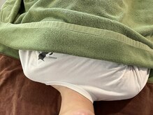 ココロ(cocoro)の雰囲気（施術中の様子です。左右の変化に注目！）