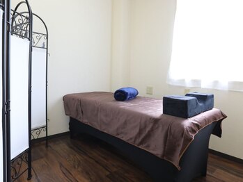 メガミ アイラッシュラウンジ(MEGAMI EYELASH LOUNGE)/ベッドタイプ&リクライニング♪