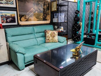 プロジェクトサン ムーンベル(PROjECTSuN Moonbell)/【パーソナルジム】赤色のドア