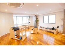 フローラス 江戸川橋(FLOURS)の雰囲気（ピラティスマシン完備でプライベートレッスンも受講可能！）