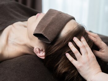 マニフィークの写真/【目・肩の疲労】完全個室のあなただけの空間で脳を癒す♪優しいタッチの施術、いつの間にか深みへ寝落ち、