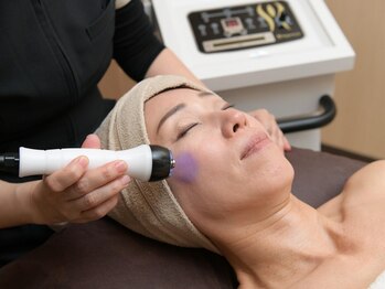 サロンドリドミ 新瑞橋店(Salon de ridomi)の写真/キュッと小顔へ【セル脂肪分解♪小顔＋悩み別パック★60分¥3980】二重あご・むくみ・たるみ改善！リピ続出
