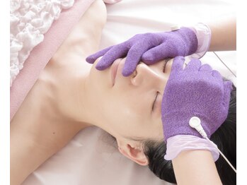 ラウレア(Laule'a)の写真/頭蓋骨から整った小顔に◎左右差・小頭・ほうれい線に骨格×細胞に働きかける独自の若見え技術で美輪郭小顔
