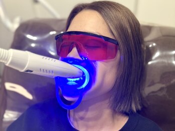 歯科衛生士のホワイトニングサロン【total beauty n+】の写真/「セルフホワイトニングは初めてで不安…」そんな方こそ当サロンへ☆歯科提携×歯科衛生士の本格サロン*