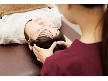 南浦和東口整骨院の写真/美容認定された有資格者による【本格小顔矯正¥2900】全身矯正とセットで頭の先から足の先までの歪み矯正も!