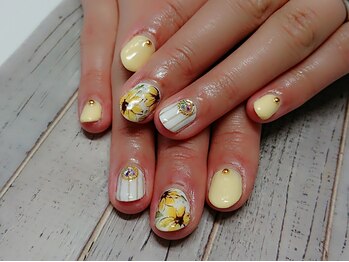 ウォーターワールド 大和店(WATER WORLD)/ひまわりネイル