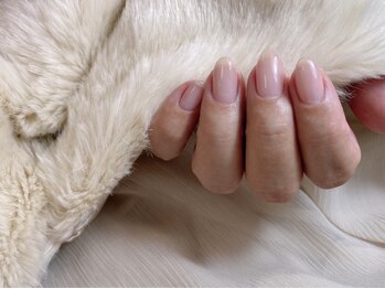 クレームルバンの写真/高い技術力で憧れの美爪にお仕上げします…♪素肌に馴染みやすい色味で作る≪自爪風ワンカラー≫が大人気！