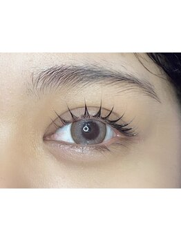 ナチュラル上品な目元にしたい