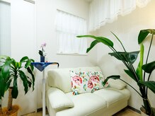 フェイシャルサロン アレーズの雰囲気（待合室もアロマの香りで癒されます）