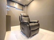 ルノン 草加獨協店(LUNON)の雰囲気（リクライニングチェアでゆったり過ごせます♪白のブースもあり◯）