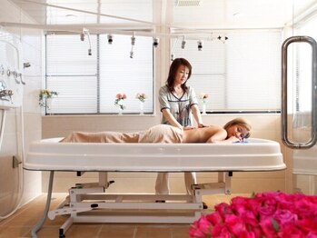 ウノジェンネ UNO DJENNE/YouTube83万回更新中!VCシャワー