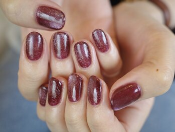 ネイル アトリエ コモード(nail atelier Comodo)/マグネットネイル [ボルドー]