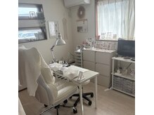 白を基調としたサロンルーム