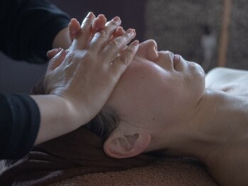 ユートピア(Utopia)の写真/リンパの流れや骨格にアプローチする小顔リンパマッサージで、むくみスッキリの引き締まったお肌に◇