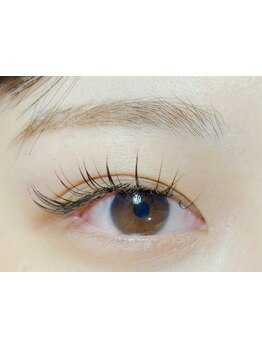 ナチュラル上品な目元にしたい