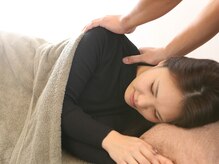 整体サロン 縁～en～の雰囲気（当店のボディケアは、横向きで施術をさせていただきます。）