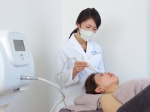 エムズブルー(M’s Blue)の雰囲気（高圧Air噴射を用いて美容成分を肌の奥深くに浸透させていきます）