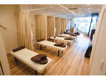 上野毛 よつば整骨院/清潔感のある空間でリラックス