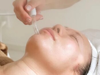 エルブラン(Aile-blanc)の写真/【吸着×洗浄】で、毛穴の奥からクリア肌へ。見えない毛穴汚れまで、モデリングパックでごっそりオフ！