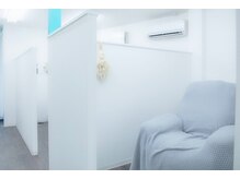 エスカルパン(escarpin)の雰囲気（全席が半個室♪人目を気にすることなくお寛ぎ頂けます◎）