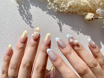 フレンチ　個性的　オーロラ