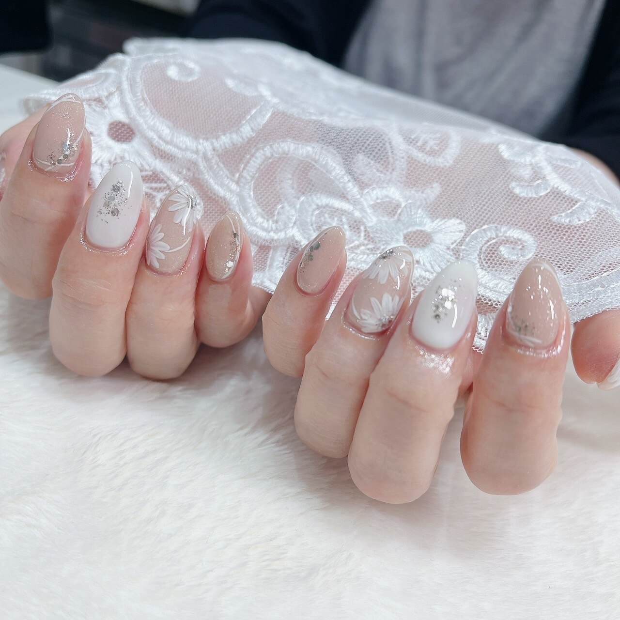 2026年冬トレンド】ブライダル 春のネイルデザイン集｜人気順｜5ページ