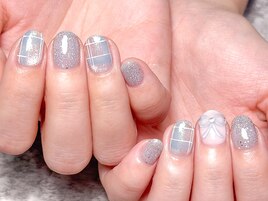 キラキラぷっくりチェックネイル