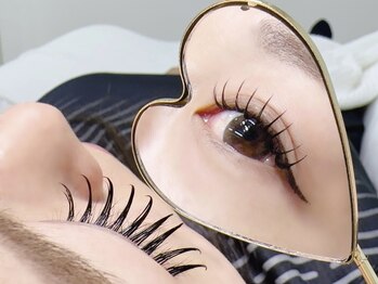 メル(Mel.)の写真/人気の秘訣はモチの良さ♪トレンドまつ毛は当店にお任せ！ボリューム派におすすめのバインドロックも◎
