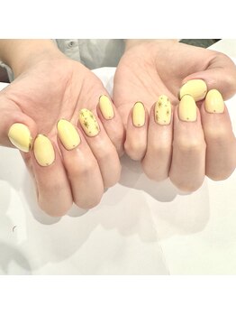 ハーティーネイル 自由が丘南口店(heartynail)/ワンカラー/手描きアート/黄色