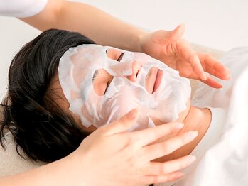 ブロウズ 新宿西口店(BROWS)の写真/《定期的な毛穴ケアで隙のない美肌に》メンズもお肌の透明感は大切です！！