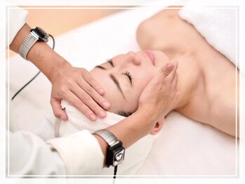 ベルソー(berceau)/驚くほどの効果！小顔WINBACK◎