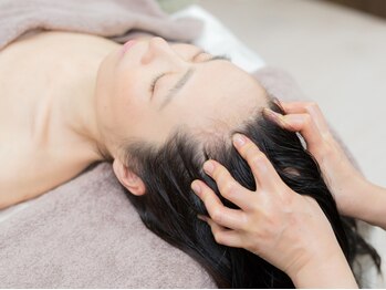 ヒロコ(HIROCO)の写真/<夏の暑さで重たい頭も楽に♪>美肌も叶える【人気NO.1☆Selectコース(お顔そり+ヘッドマッサージ)】