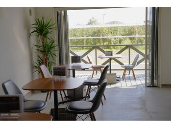 ねこのて/カフェスペース