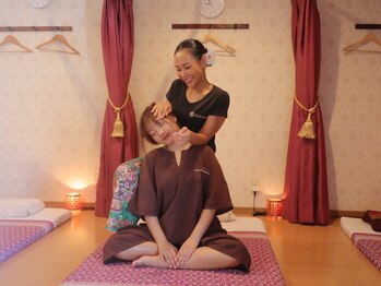 タイ古式マッサージ ラックタイの写真/【タイ古式マッサージ60分¥4800】体の隅々まで固まりがちな筋肉を優しく丁寧に解し♪やみつきになる方も◎