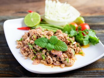 アジアンリラクゼーション ヴィラ 大橋店(asian relaxation villa)/タイ料理:ラープムー