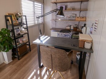 シードネイル(Seed nail)の写真/【人目が気にならないプライべート空間でゆったり施術◎】丁寧なカウンセリングで、初めての方も大歓迎♪