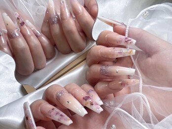 ユミネイル(YUMI NAIL)の写真/【オフ無料】カラー種類は800色以上♪ベテランネイリストによるスピーディーな施術とモチの良さ◎