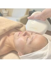 アトレ(attrait)/大人の肌改善には光ケア