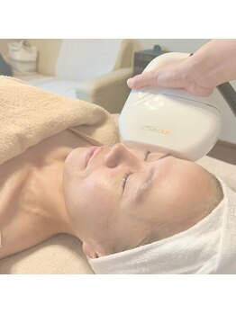 アトレ(attrait)/大人の肌改善には光ケア