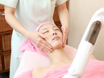 カナン 岡山本店/お顔のハンドマッサージ/小顔