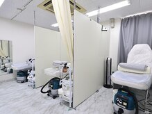 【完全個室】女性スタッフも在籍◎安心して施術を受けられます