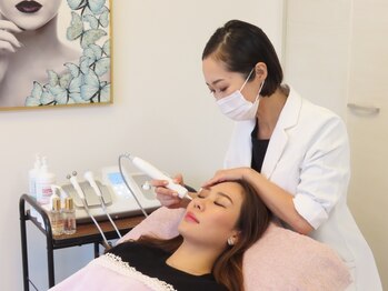 肌質改善×韓国美容/シミケア専門店 【クリニカルCOCO】香椎店の写真/≪専門店ならではの豊富な知識×技術力でシミ改善◎≫ピンポイントにアプローチ&スピーディーに効果実感♪