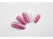 エムスラッシュ ソル センター南(M.SLASH SOL)/華やか縦ラインネイル