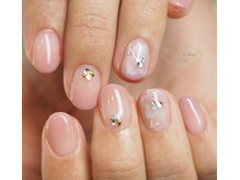 ジュジュ(Juju)/上品なフラワーオフィスネイル