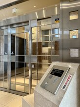 福岡ホワイトニングシロ 天神中洲店(福岡ホワイトニングSHIRO)/【サロンへのアクセス】STEP2