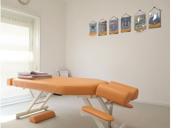 ハタ坊整体院/広々とした個室