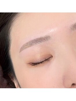 ビューステージ アイブロウサロン 天神/平行眉