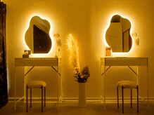 テン 新松戸駅前店(Ten10)の雰囲気（店内はホワイト×ゴールド！施術後メイクブースご利用下さい♪）