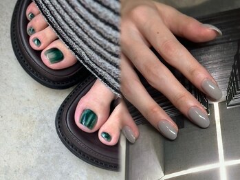アース コアフュールボーテ 笛吹店(EARTH coiffure beaute)の写真/足元まで抜かりなくおしゃれを楽しむならフットネイルがおすすめ！季節問わず長くキレイを楽しめます。