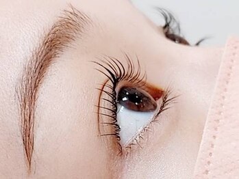 ビューティー ラウンジ ベリンダ(Beauty Lounge BELINDA)の写真/【パリジェンヌラッシュリフト認定公式サロン】根本から立ち上がったパッチリまつ毛でお目元の魅力UP☆